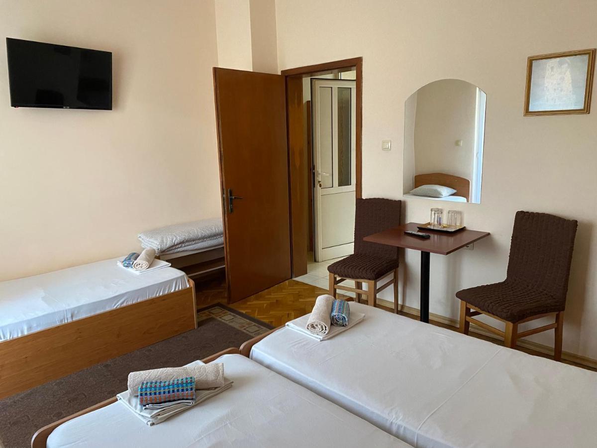 Family Hotel "May" Petrich  Ngoại thất bức ảnh