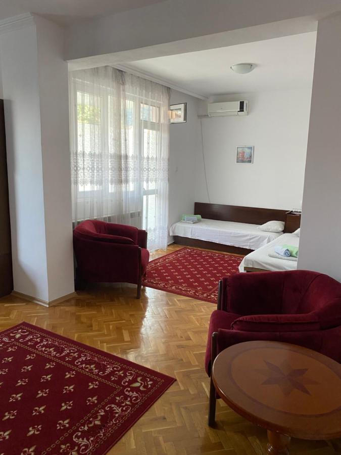 Family Hotel "May" Petrich  Ngoại thất bức ảnh