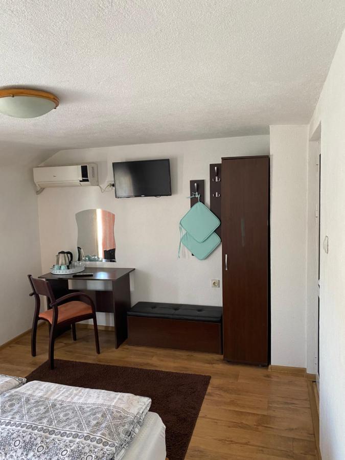 Family Hotel "May" Petrich  Ngoại thất bức ảnh