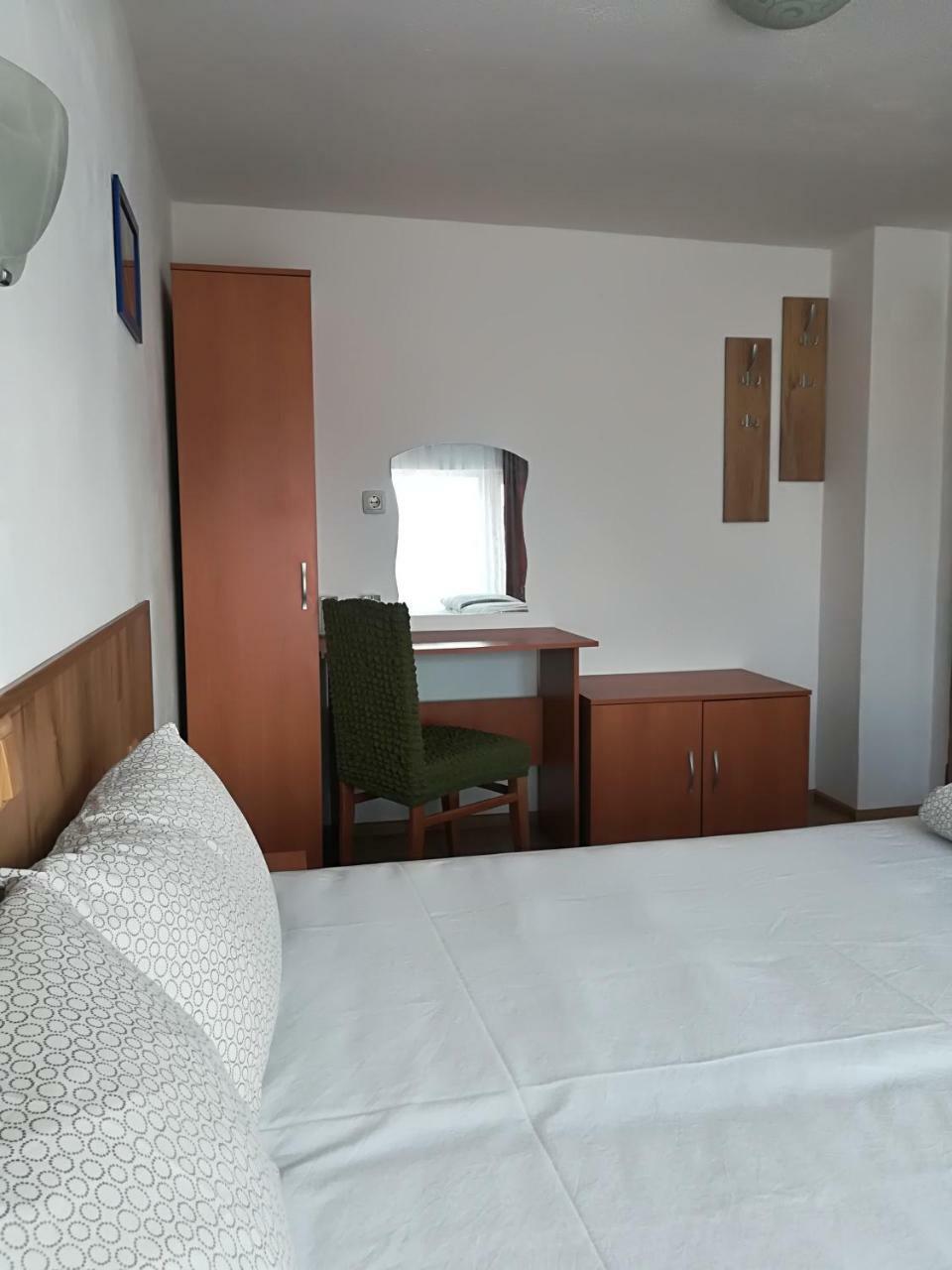 Family Hotel "May" Petrich  Ngoại thất bức ảnh